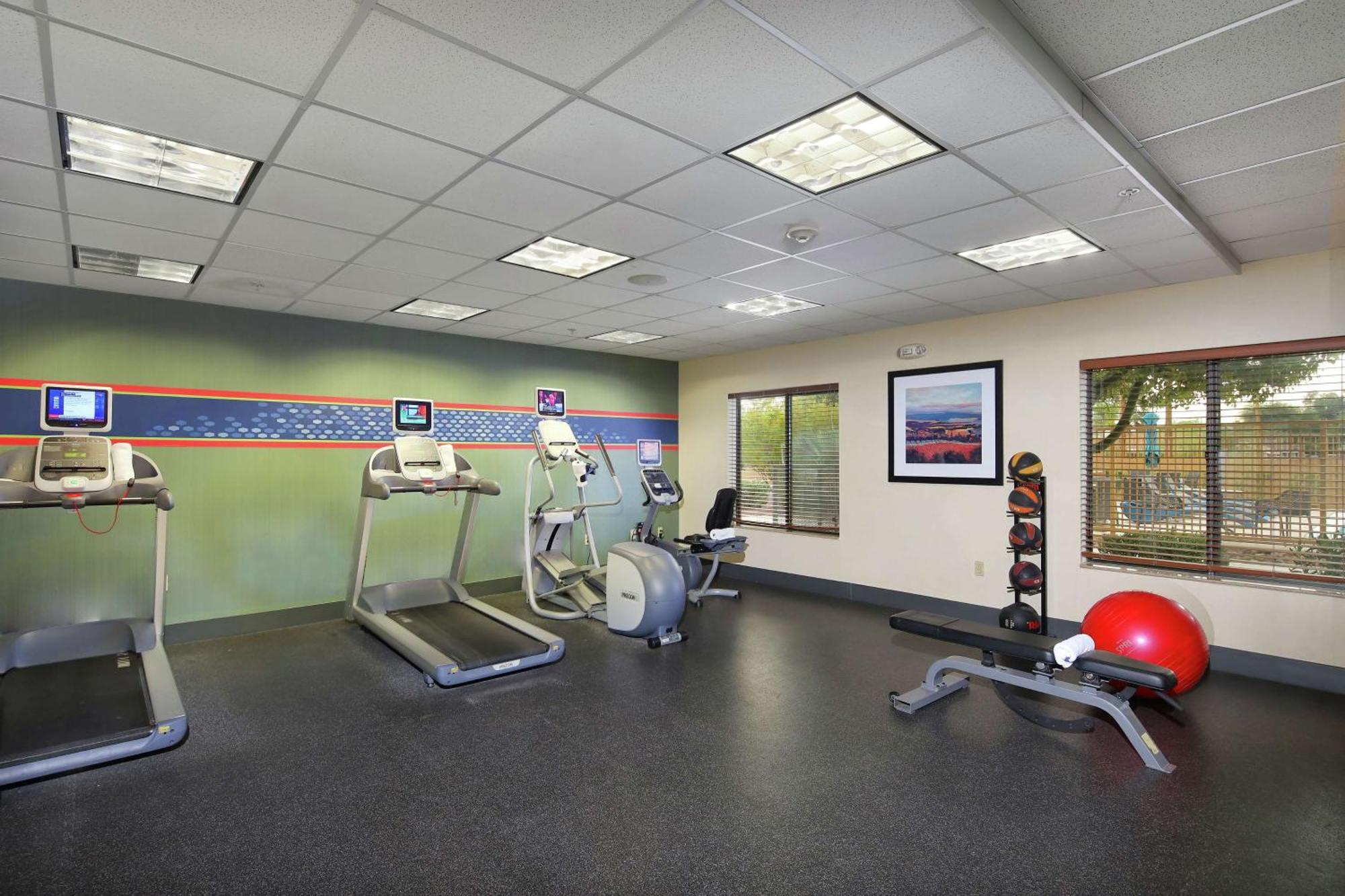 Hampton Inn & Suites Tucson East Екстериор снимка